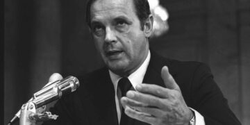 Alexander Butterfield, who revealed Nixon White House tapes, dies at 99