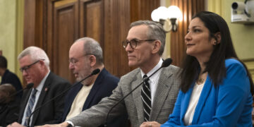 After tensions, D.C. may give fire department more say over 911 center