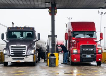 Lasting surge in diesel prices would batter nation’s truckers, farmers