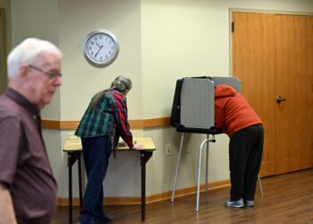 Wisconsin elections chair reminds voters they can’t bet on state races