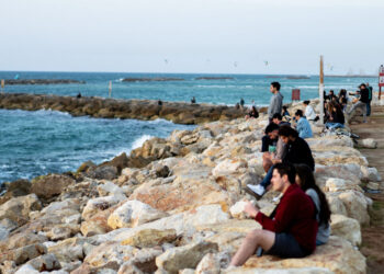 In Israel, wartime reality doesn’t match what you see on the internet