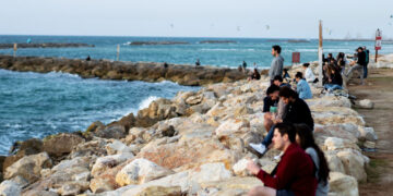 In Israel, wartime reality doesn’t match what you see on the internet