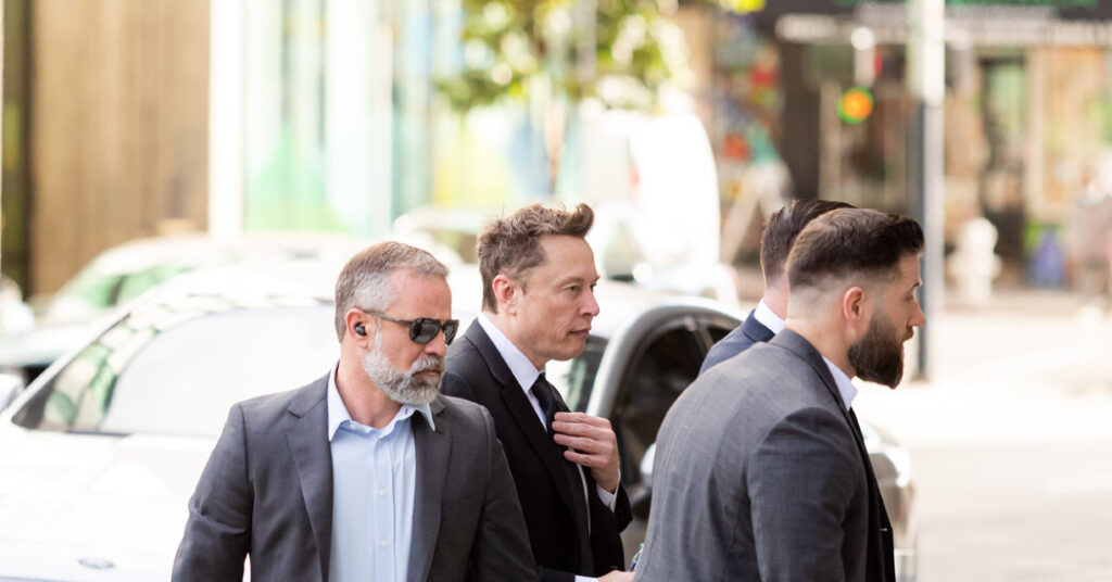 Democrats Examine Elon Musk’s Role in Suspension of Business Disclosure Law