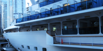 Norovirus Turns Cruise Ship Into a Poop-and-Vomit Wonderland. Here’s How This Keeps Happening.