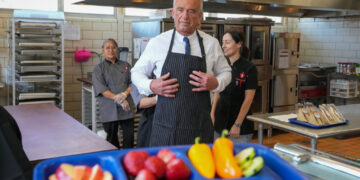Can RFK Jr. reshape how doctors learn about food? Med schools are pledging changes.