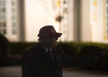 Following Iran strikes, Trump floods news outlets with one-on-one calls