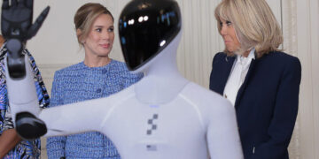 To win the AI race, cooperation trumps confrontation