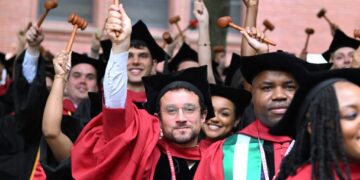 Medical, law and pharmacy degrees yield best returns, study finds