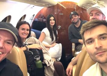 Trump Allies Help Dog-Walking Influencer Flee Warzone