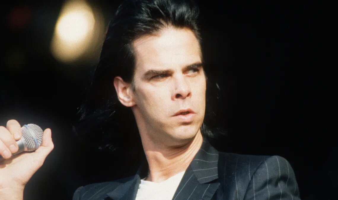 3 Rock Songs From the 90s That Are Perfect for a Romantic Golden Hour Sunset