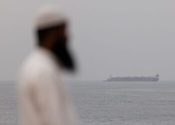 Trump signals U.S. may leave allies to manage Iran fallout