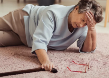 Dear Abby: My mom won’t use her walker even after falling