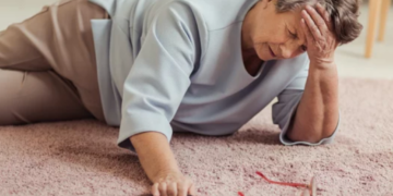 Dear Abby: My mom won’t use her walker even after falling