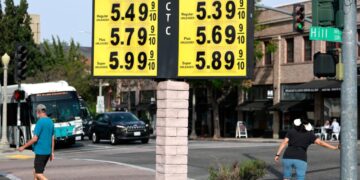 Gas hits $4 a gallon for the first time in nearly four years