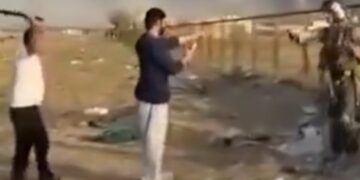 Incredible Video Shows Moment Downed U.S. Pilot Is Threatened With Metal Pipe