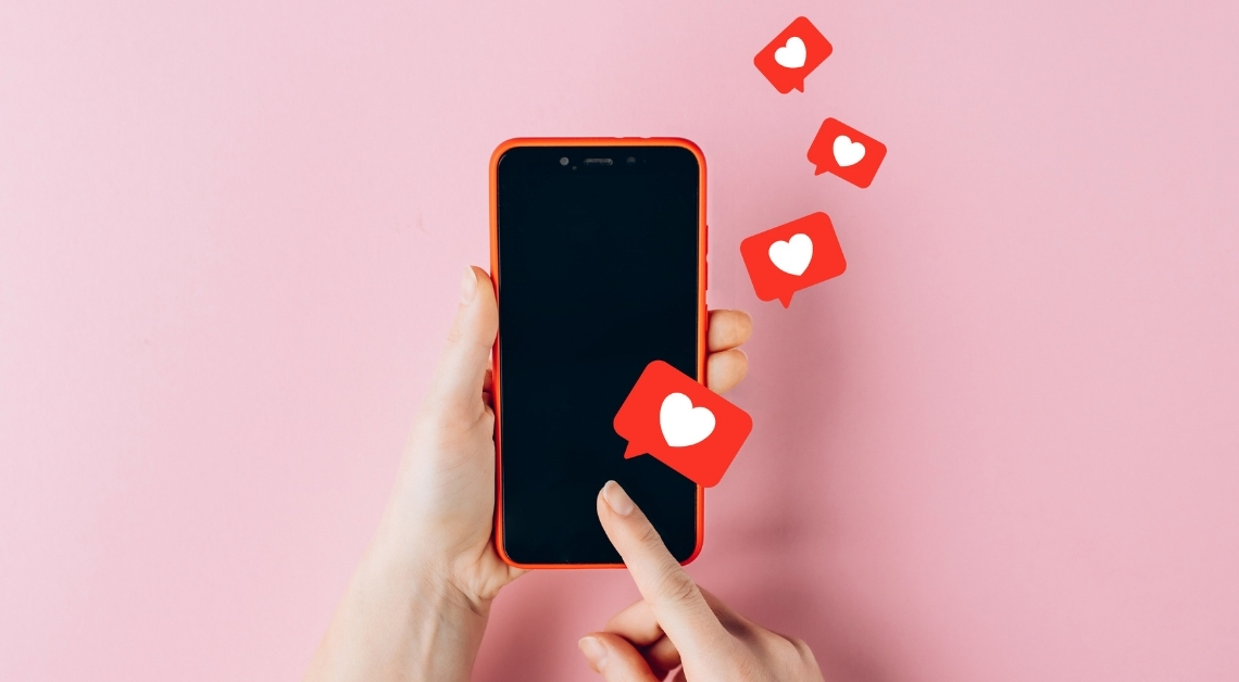 This Is How Many Swipes It Actually Takes to Get a Match on Dating Apps