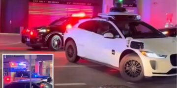 Video shows self-driving Waymo car blocking emergency vehicles responding to deadly Austin shooting