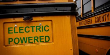 A school district went big on electric buses. Now it’s ordering more diesels.