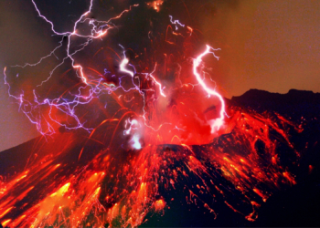 Volcanic Lightning Is a Real Thing, and Scientists Finally Figured Out How It Happens