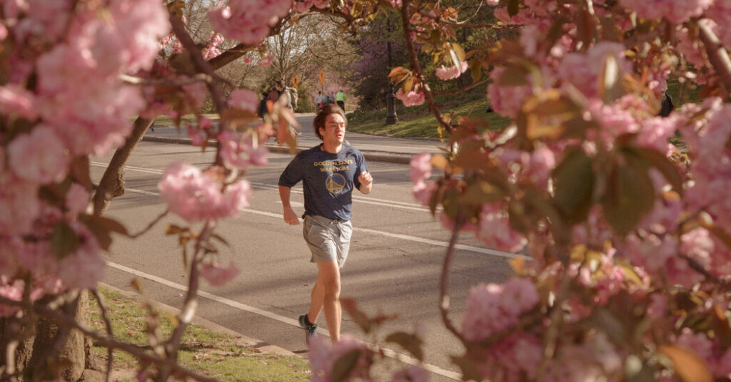 Did Winter Wreck Your Running Habit? Here’s How to Ease Back In.