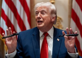 Trump imagines negotiation with Sharpie maker for $5 signature pens