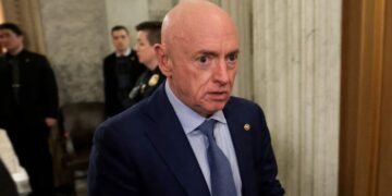 War Hero Says Random People Off the Street Would Handle Iran Better Than Trump