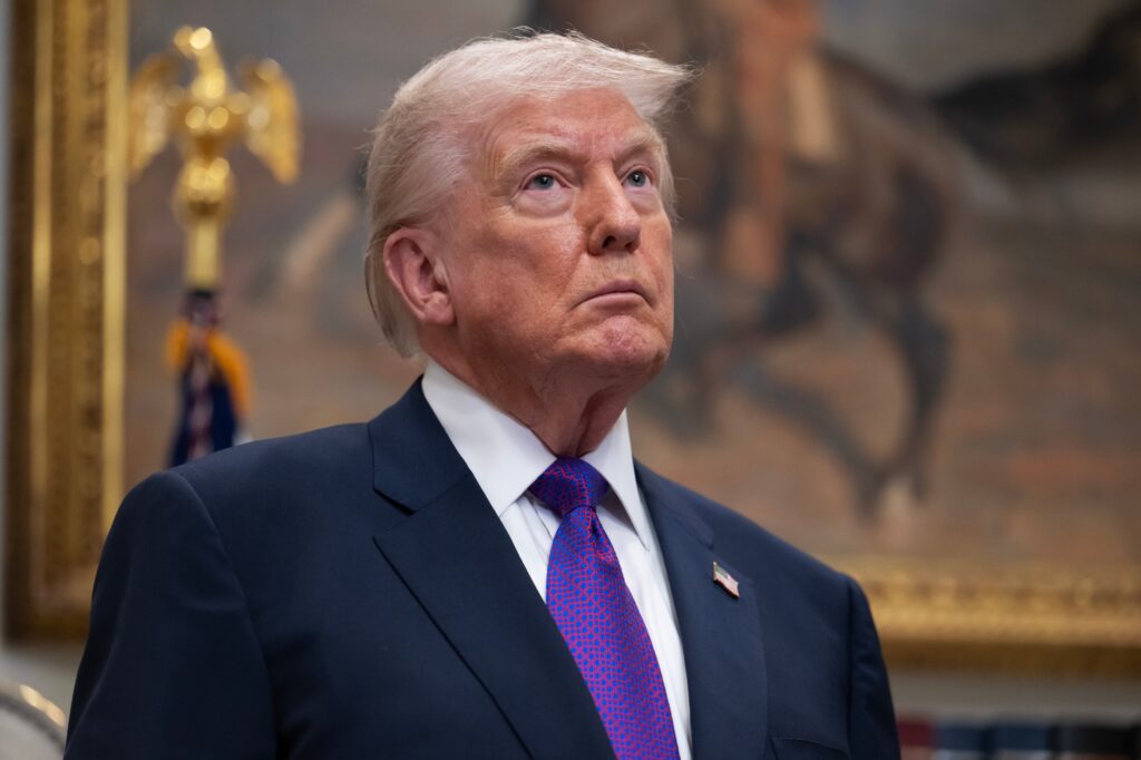 Trump showed classified map to passengers on his plane in 2022, memo says