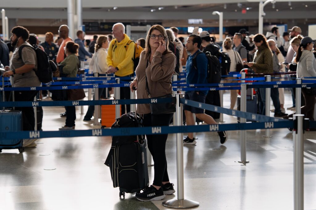 ICE agents may remain at airports even after TSA agents get paid