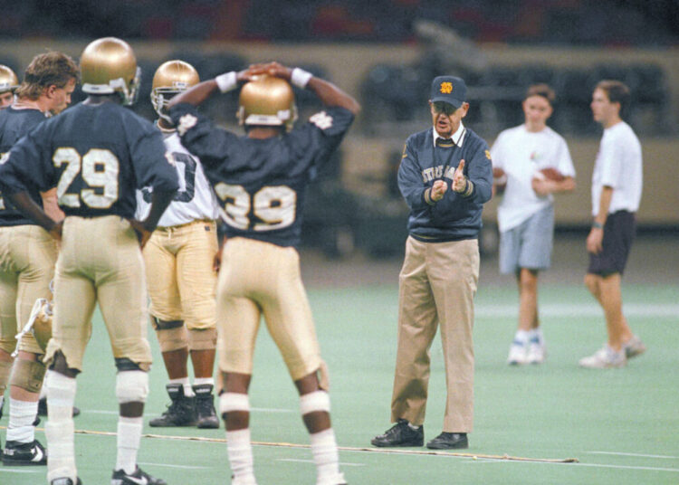 Lou Holtz, Hall of Fame coach who won a title at Notre Dame, dies at 89