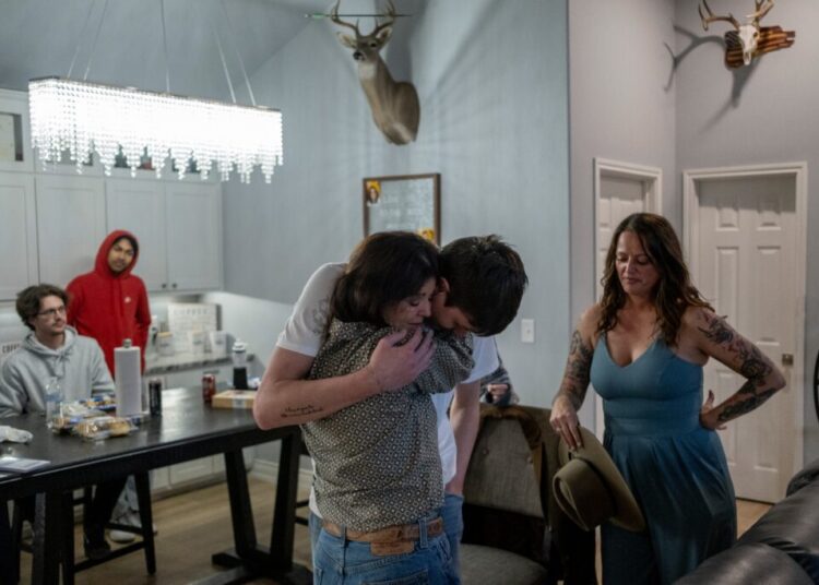 An Iraq veteran voted for peace. Her teen starts basic training at wartime.