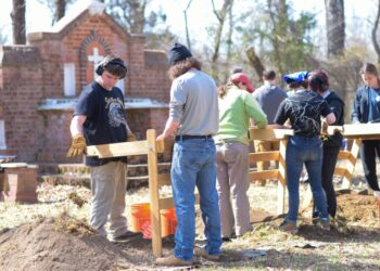 Researchers probe unmarked graves at Virginia site where slaves once toiled