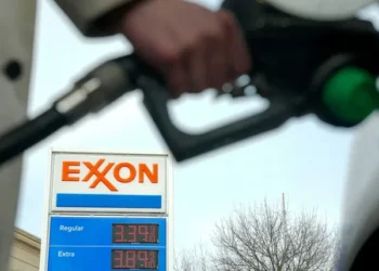 Trump’s allies admit they’re resorting to desperate ‘gimmicks’ to keep gas down: report