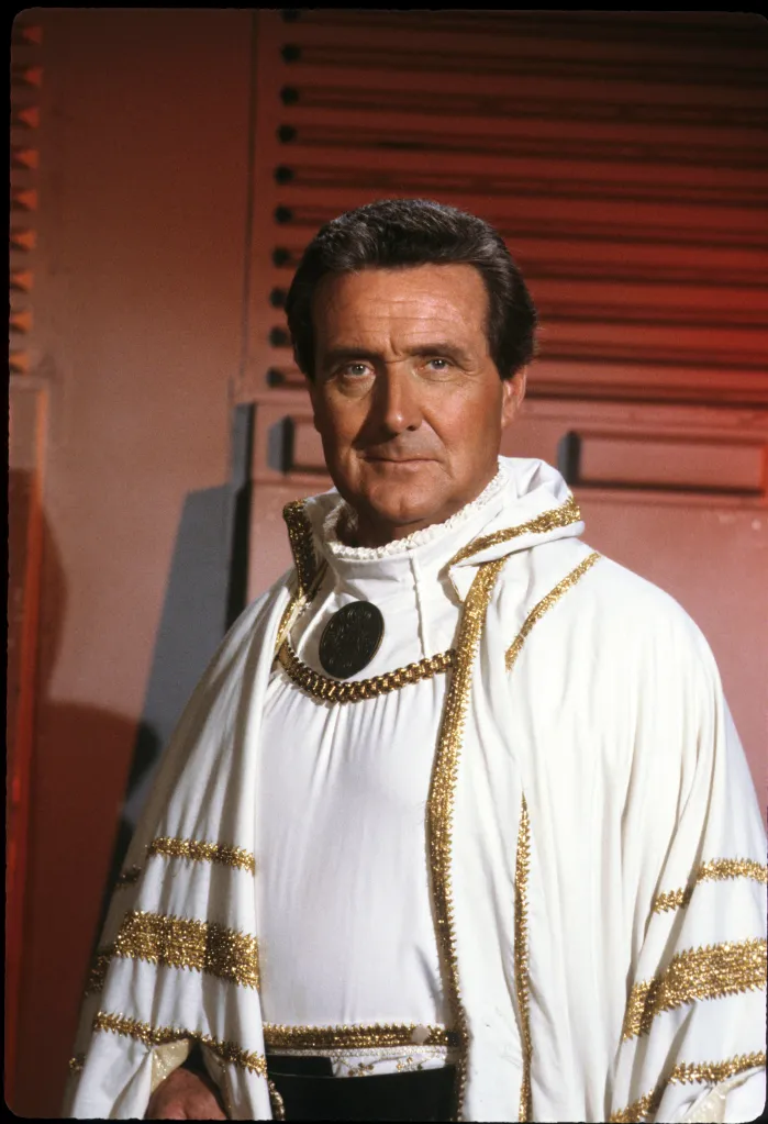 Patrick Macnee as Count Iblis in 