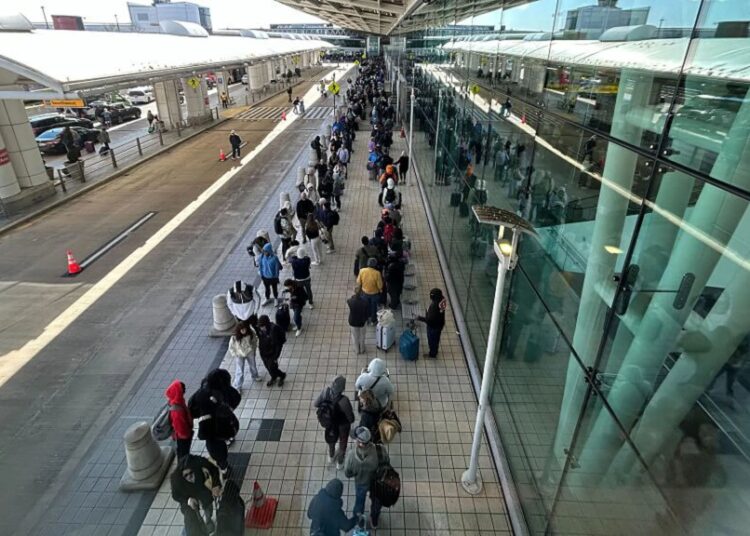 Trump Official Says ICE Could Stay at Airports Even as TSA Gets Paid