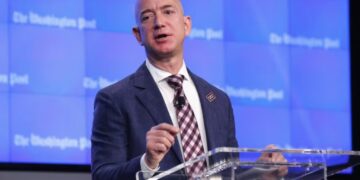 Jeff Bezos to Meet With Washington Post Leaders After Mass Layoffs