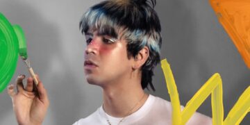 Julio Torres Explains How ‘Color Theories’ Evolved From Off-Broadway Stage Show to HBO Comedy Special