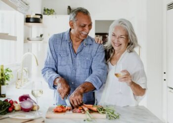 Seniors over 80 who eat specific diet may be less likely to reach 100 years old