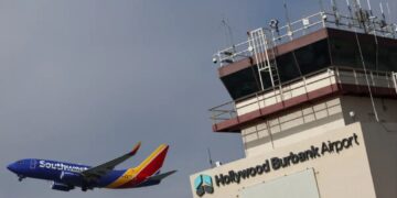 Near-collision at Burbank Airport helps lead FAA to change risky practice