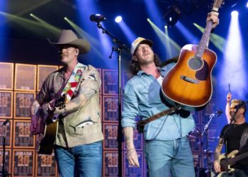 Florida Georgia Line reunites onstage for first time in 4 years after split