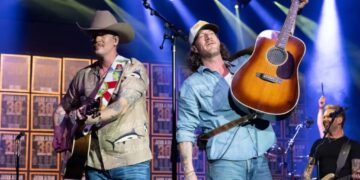 Florida Georgia Line reunites onstage for first time in 4 years after split