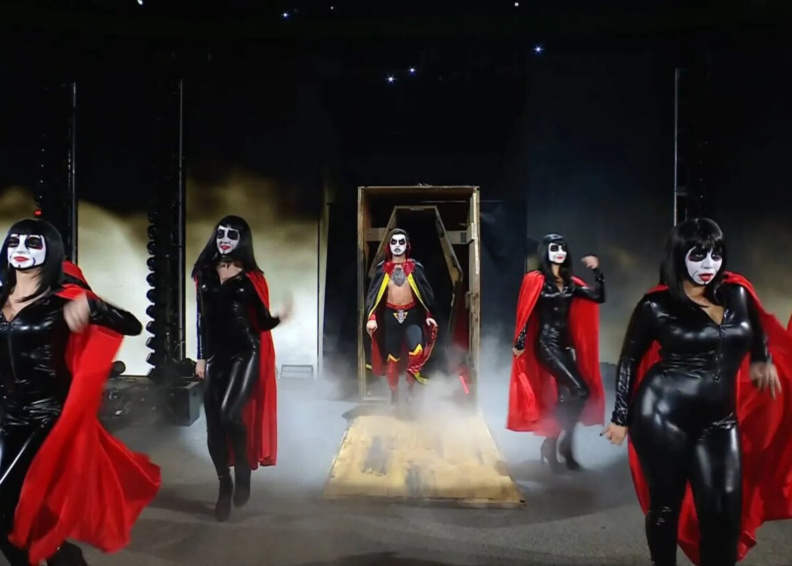 WWE Elimination Chamber: Danhausen Unveiled as the Crate Mystery (And He Got Booed)