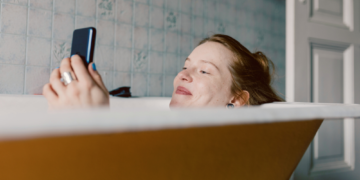 Dating Quiz: What’s Your Texting Style (and What Does It Say About You)?