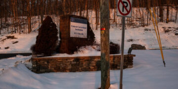 How The Times Tracks Down the Connections Behind Trump’s Pardons