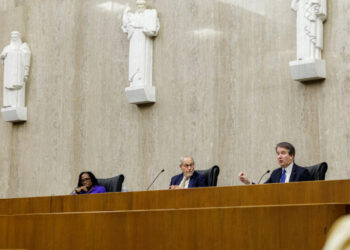 Two Supreme Court Justices Debate Handling of Trump Emergency Cases