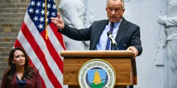 RFK Jr. ditches post-surgery sling just before hitting the podium