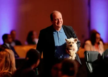 Gov dangling clemency for imprisoned Trump ally even if she fakes remorse: reporter