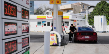 One month into Iran, the GOP’s political reality sinks in