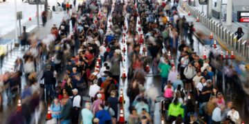 10 Things You Can Do While Waiting in the TSA Line