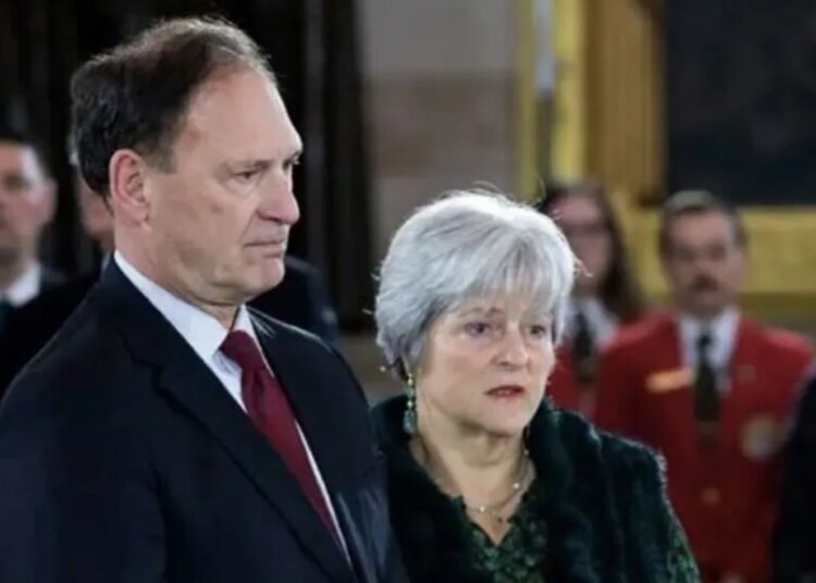 Sam Alito shredded by analyst for ‘placating man-baby’ Trump in major Supreme Court case