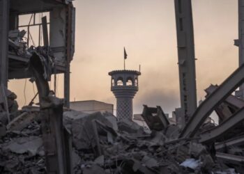 I’ve been talking to people in Iran. They face an impossible choice.